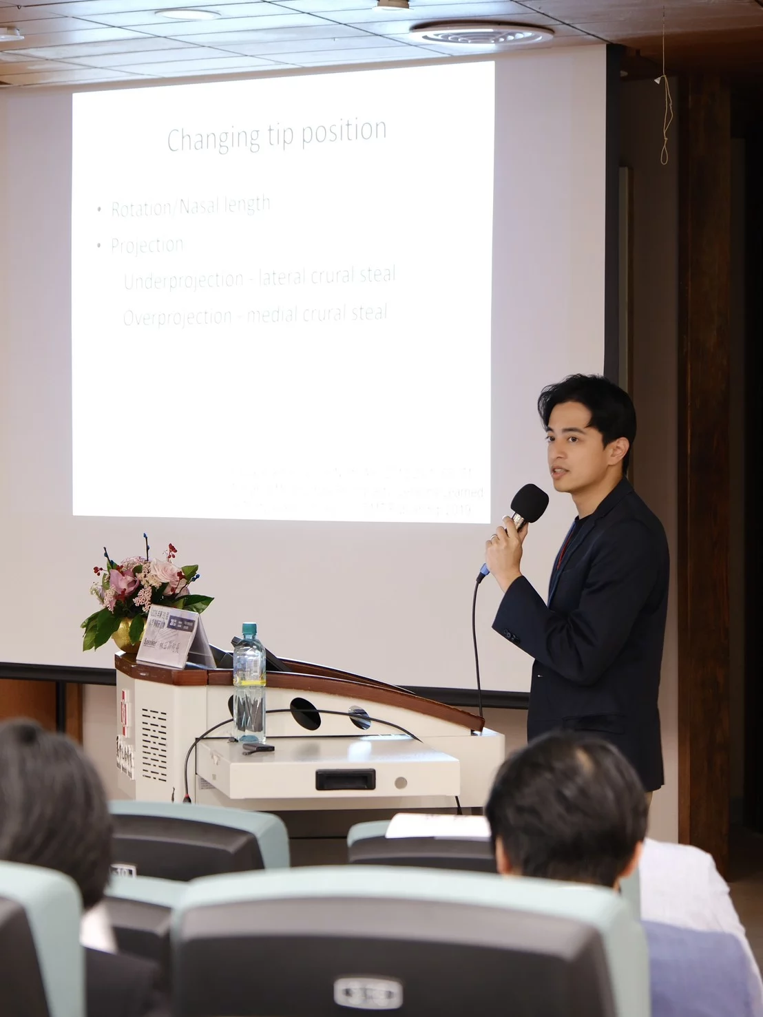 林日新院長於第39屆秋季學術研討會分享鼻尖輪廓塑造與精修
